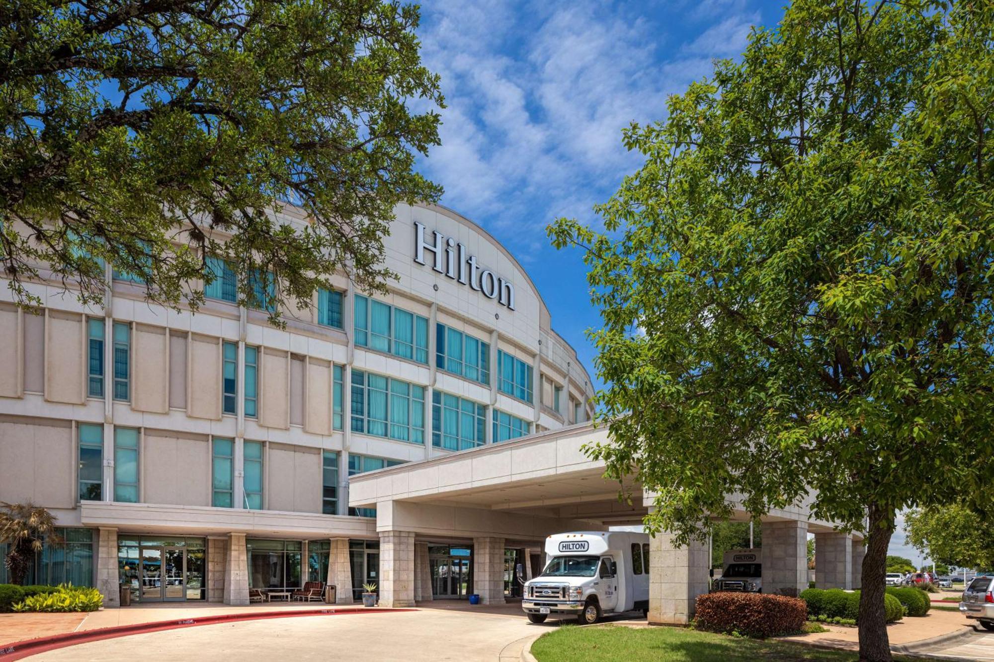 Hilton Austin Airport Hotel Exterior foto
